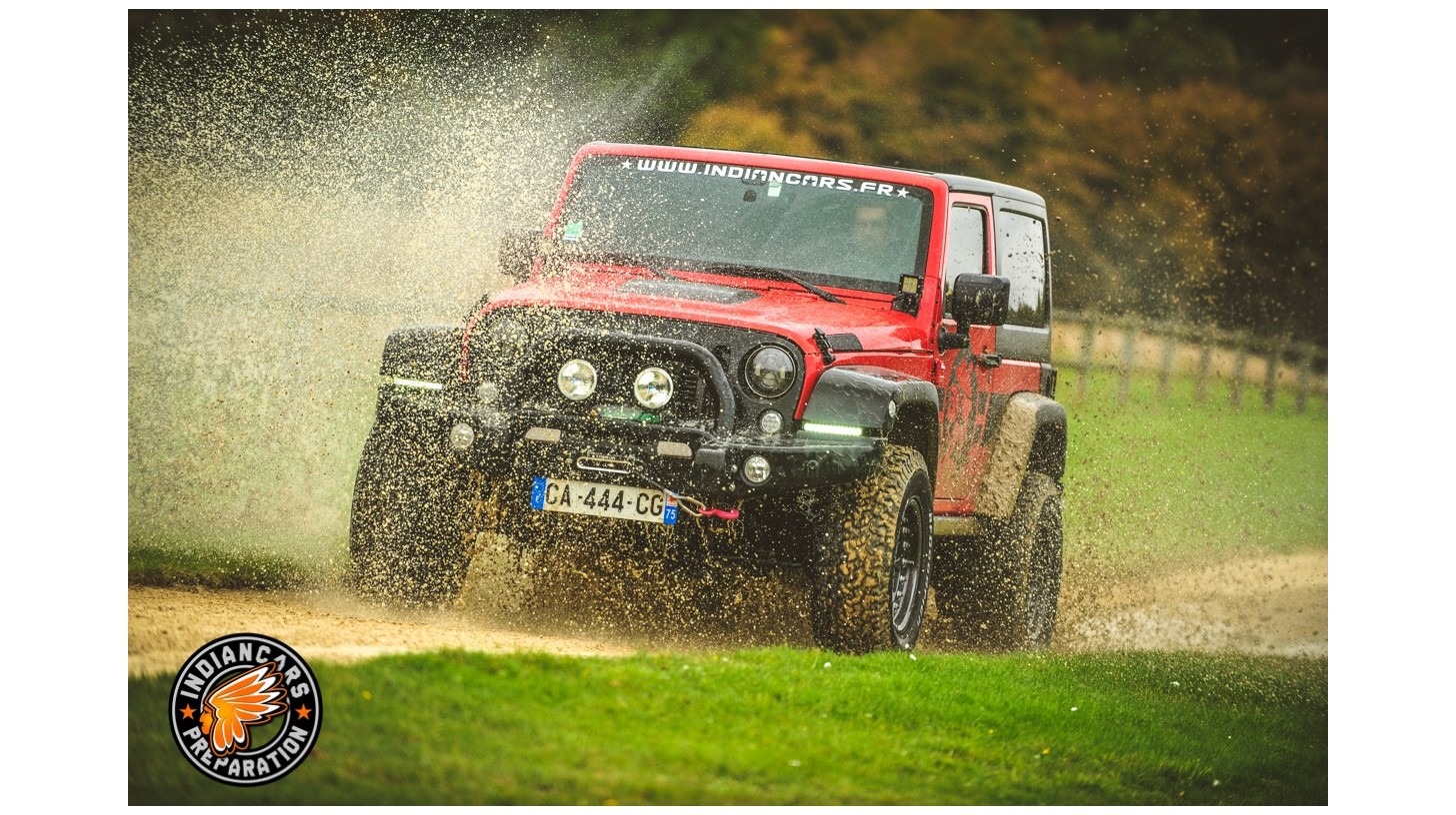 Un JK 3 portes qui voit rouge